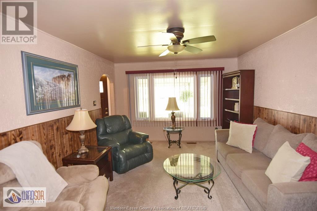 3659 Girardot, Windsor, Ontario  N9C 1W6 - Photo 6 - 25014924