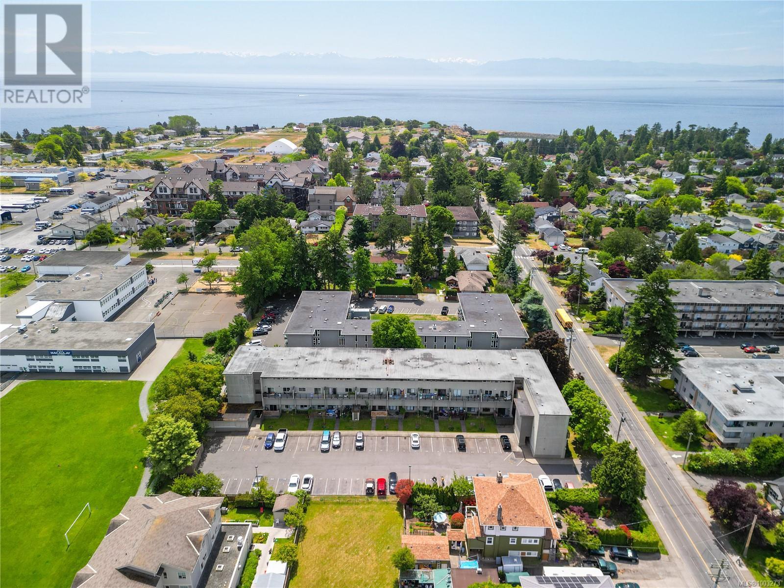 12 477 Lampson St, Esquimalt, British Columbia