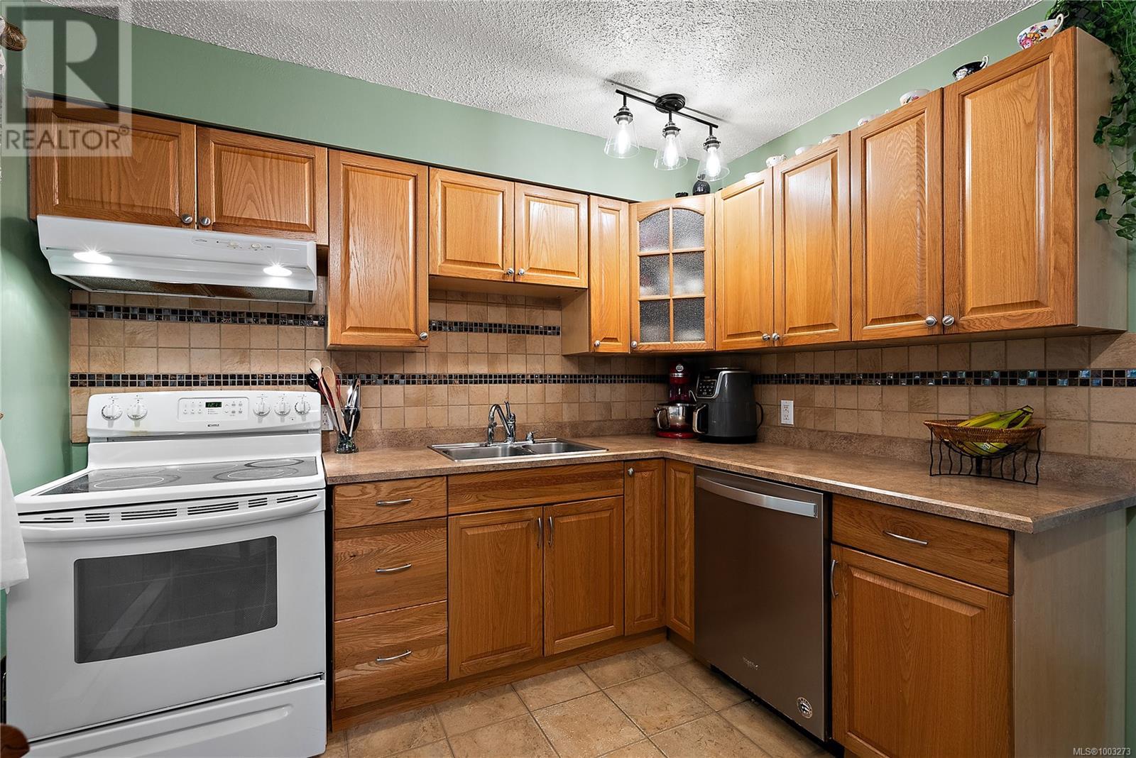 12 477 Lampson St, Esquimalt, British Columbia  V9A 5Z4 - Photo 9 - 1003273