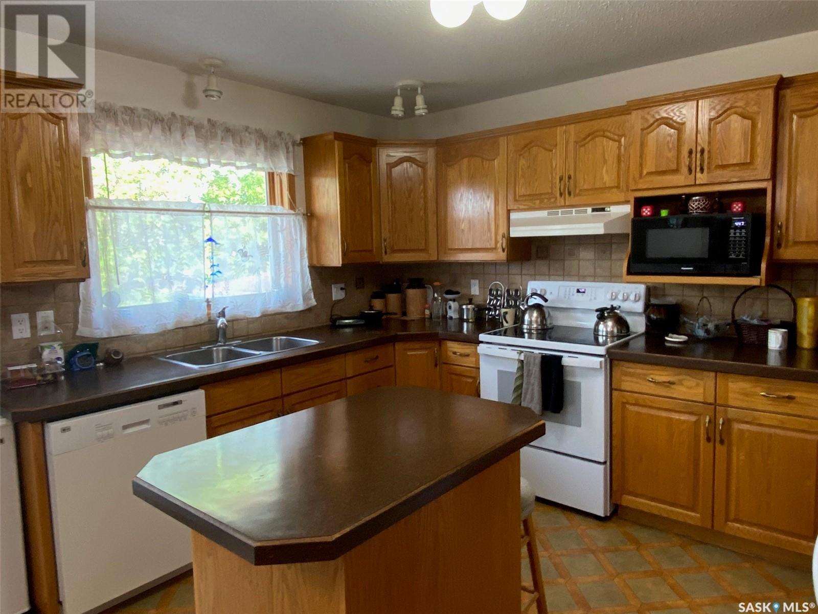 232 Morrison Drive, Yorkton, Saskatchewan  S3N 4A1 - Photo 3 - SK009263