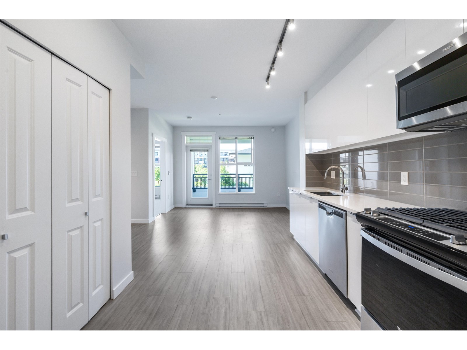 B201 8150 207 Street, Langley, British Columbia  V2Y 4J3 - Photo 6 - R3014425
