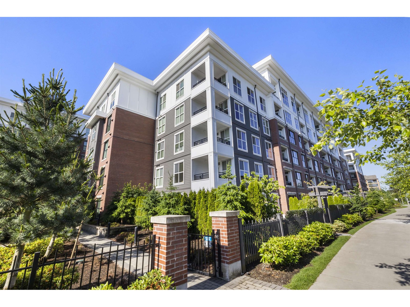 B201 8150 207 Street, Langley, British Columbia  V2Y 4J3 - Photo 3 - R3014425