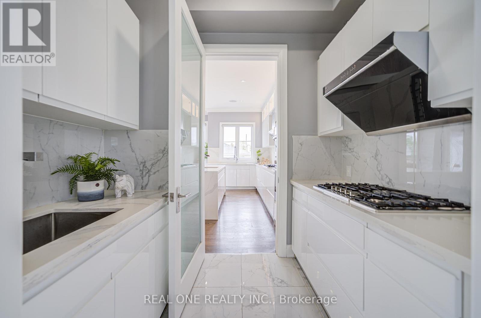 158 Waterloo Avenue, Toronto, Ontario  M3H 3Z1 - Photo 14 - C12209451
