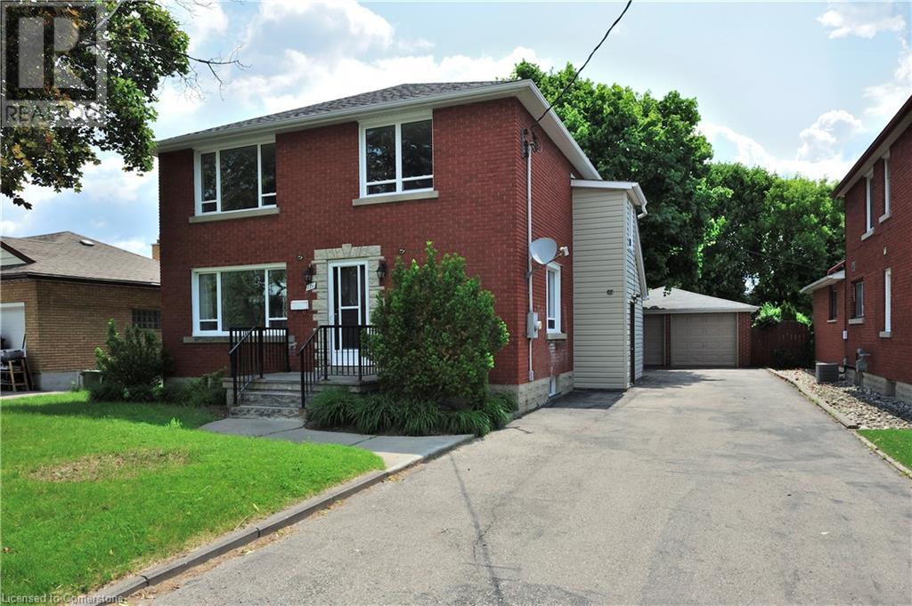 Property at 171 8 Avenue image 4