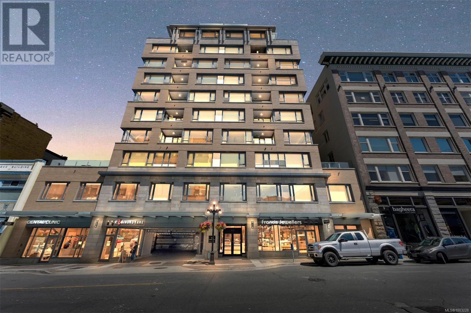 701 608 Broughton St, Victoria, British Columbia
