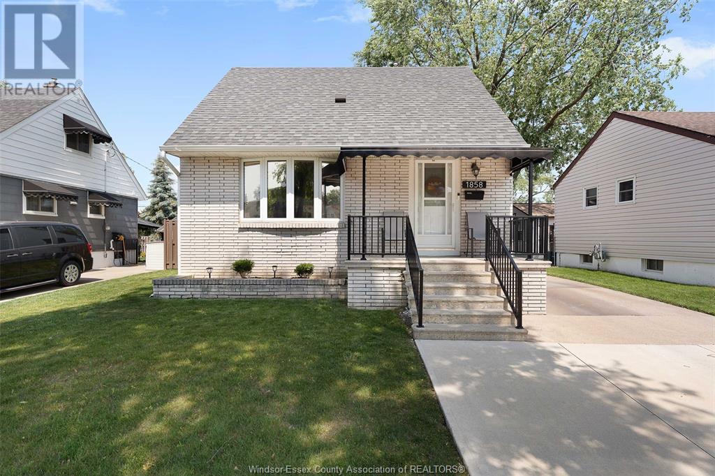 1858 OLIVE, windsor, Ontario