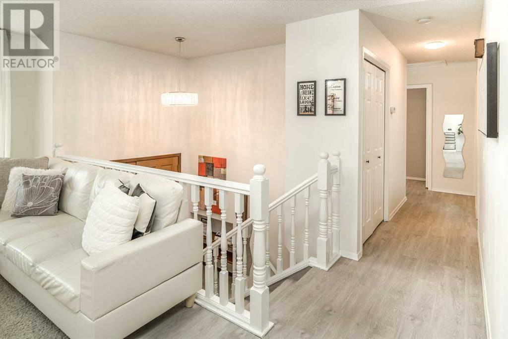 Property at 403 Edenwold Drive NW image 4
