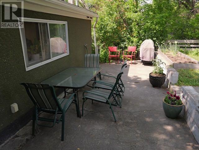 Property at 1110 8 Street SE image 3