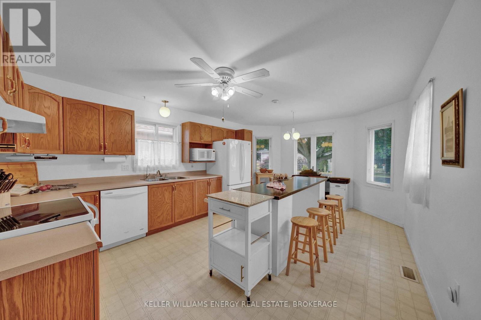 4 Heritage Drive, Prince Edward County, Ontario K0K 3L0 - Photo 11 - X12211785