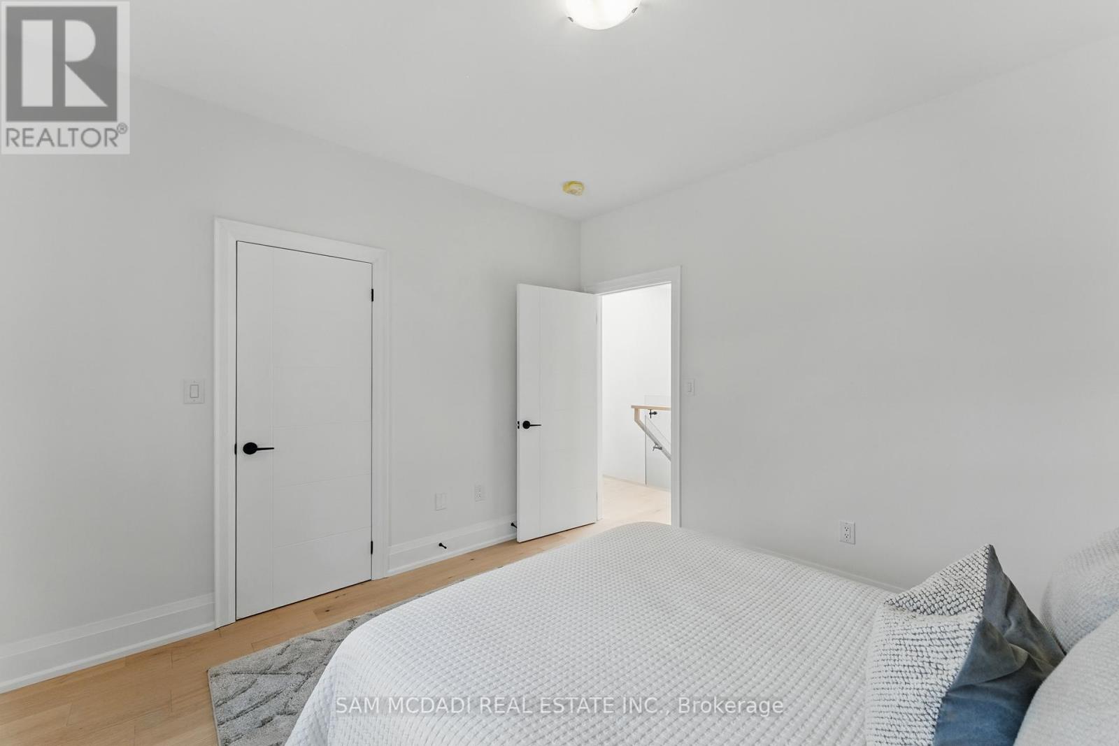 1037 Meredith Avenue, Mississauga (Lakeview), Ontario  L5E 2C6 - Photo 26 - W12191005