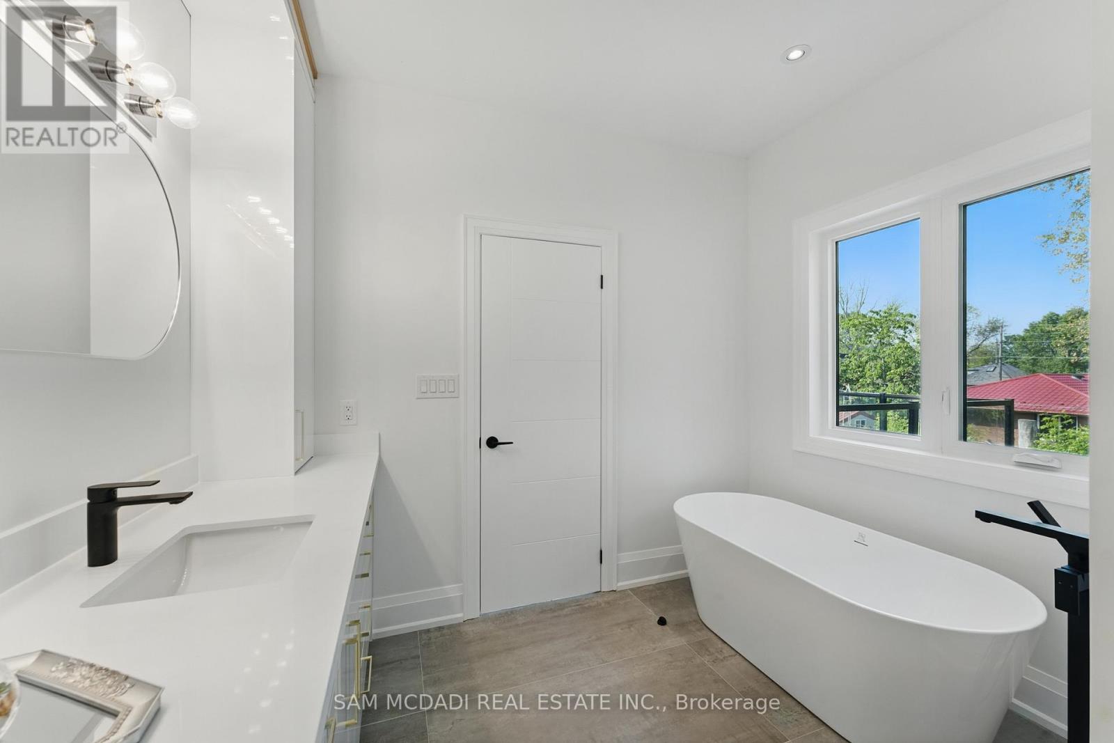 1037 Meredith Avenue, Mississauga (Lakeview), Ontario  L5E 2C6 - Photo 24 - W12191005