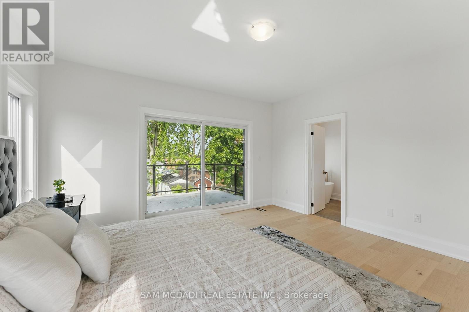 1037 Meredith Avenue, Mississauga (Lakeview), Ontario  L5E 2C6 - Photo 21 - W12191005