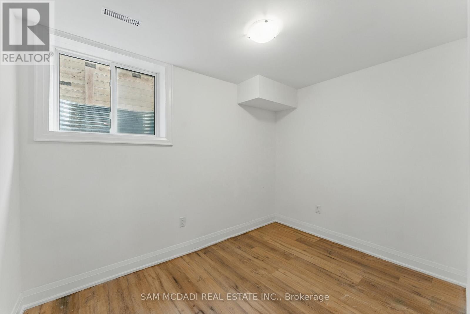 1037 Meredith Avenue, Mississauga (Lakeview), Ontario  L5E 2C6 - Photo 39 - W12191005