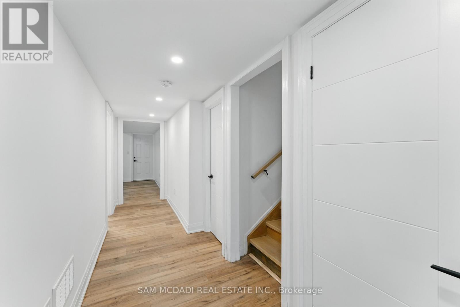 1037 Meredith Avenue, Mississauga (Lakeview), Ontario  L5E 2C6 - Photo 41 - W12191005