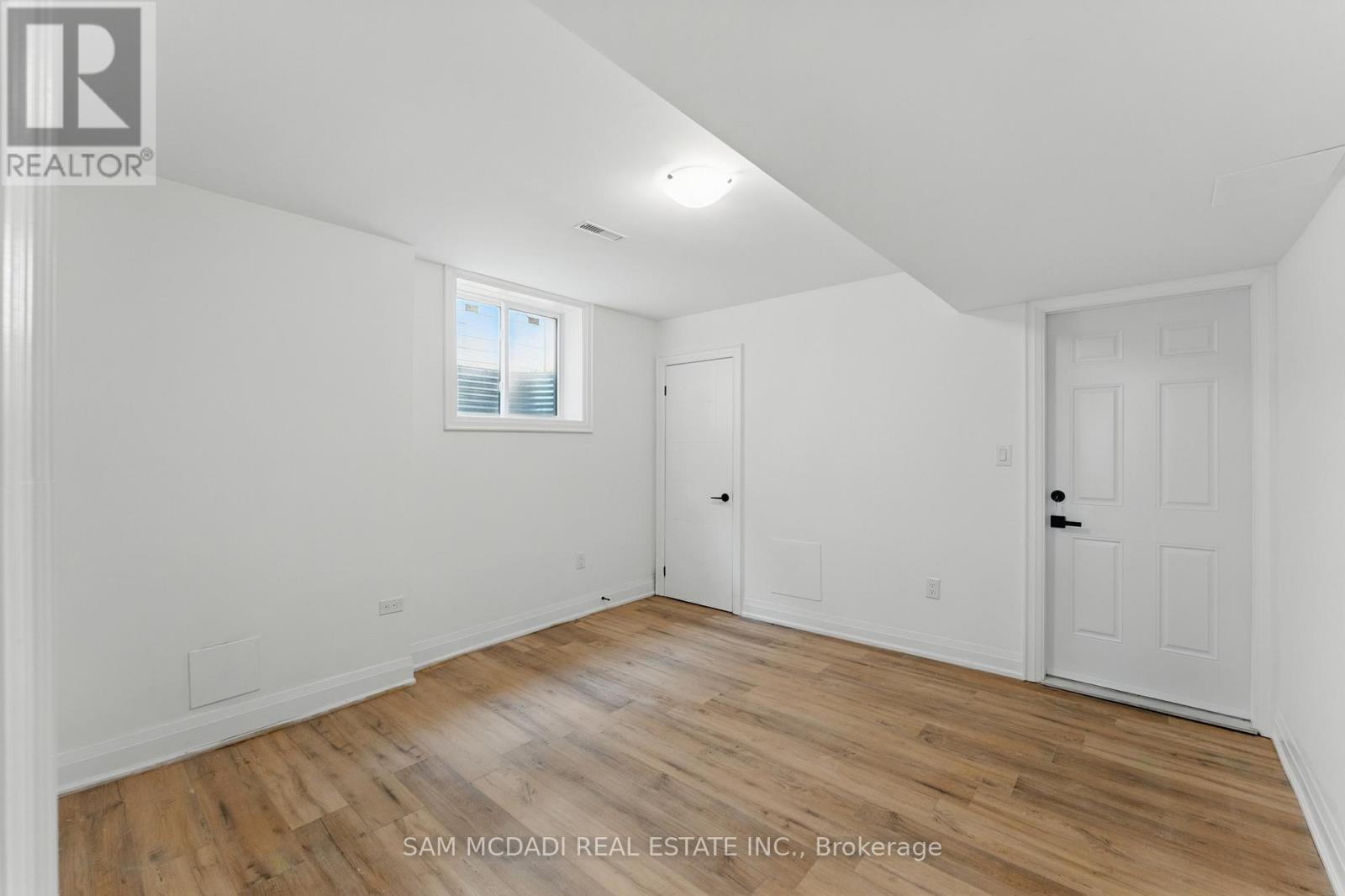 1037 Meredith Avenue, Mississauga (Lakeview), Ontario  L5E 2C6 - Photo 43 - W12191005