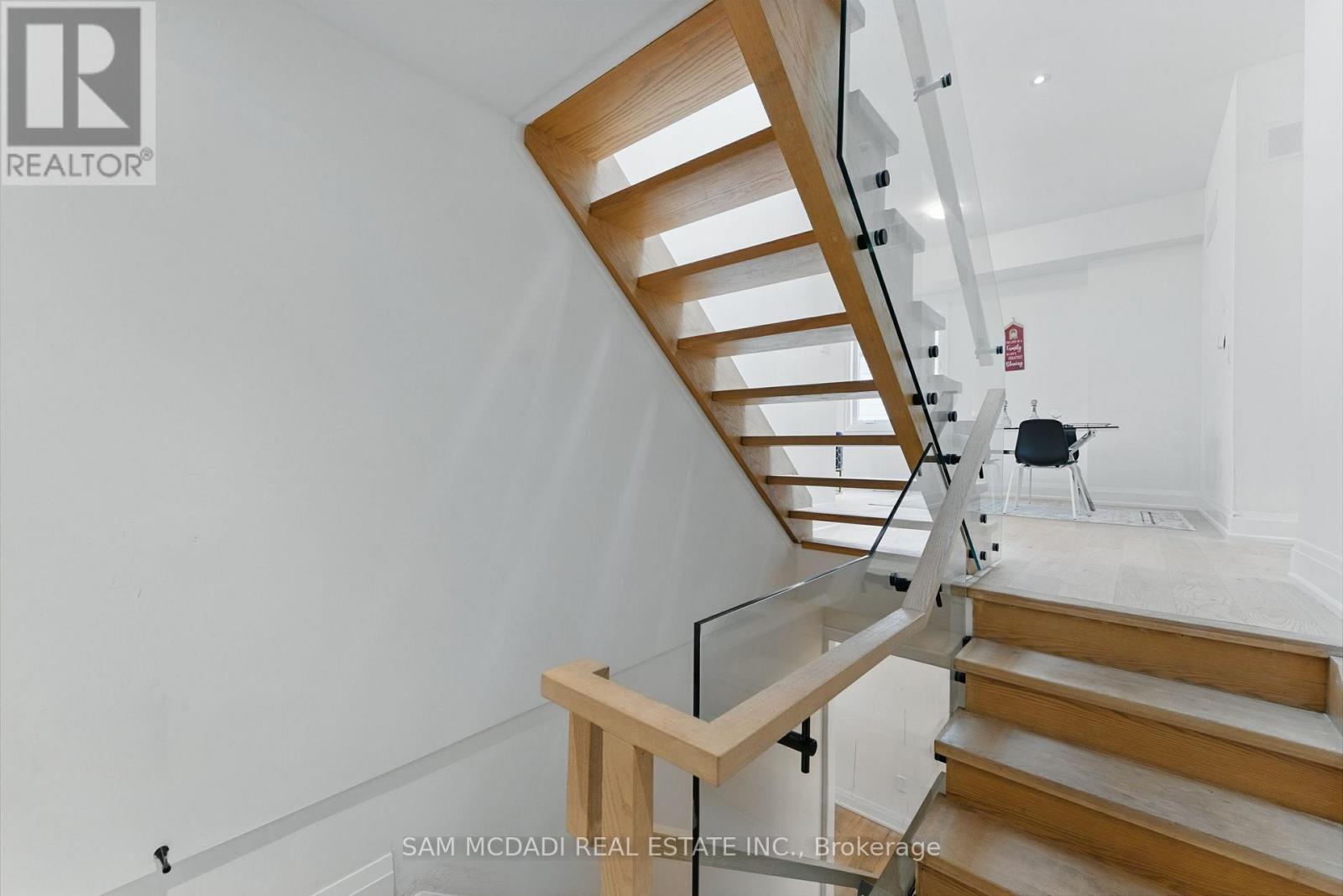 1037 Meredith Avenue, Mississauga (Lakeview), Ontario  L5E 2C6 - Photo 35 - W12191005