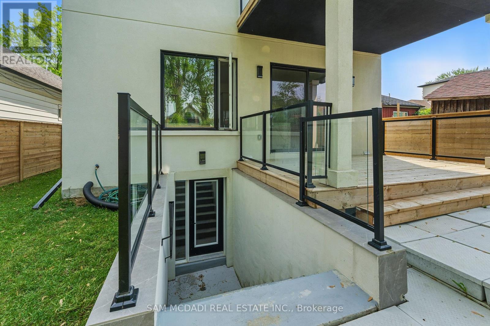 1037 Meredith Avenue, Mississauga (Lakeview), Ontario  L5E 2C6 - Photo 45 - W12191005