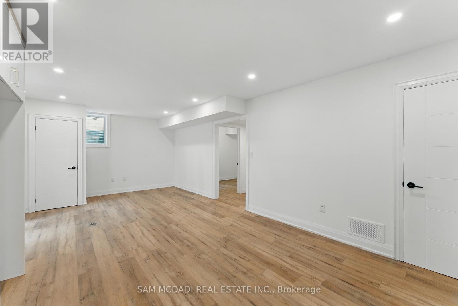 1037 Meredith Avenue, Mississauga (Lakeview), Ontario  L5E 2C6 - Photo 38 - W12191005