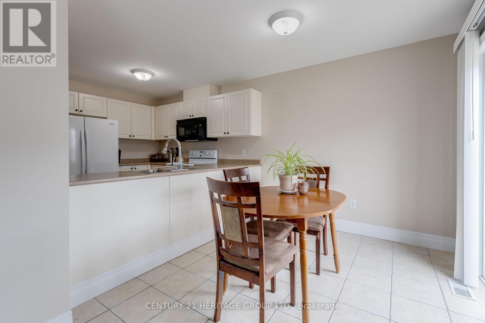 800 West Ridge Boulevard, Orillia, Ontario  L3V 0A1 - Photo 8 - S12216117