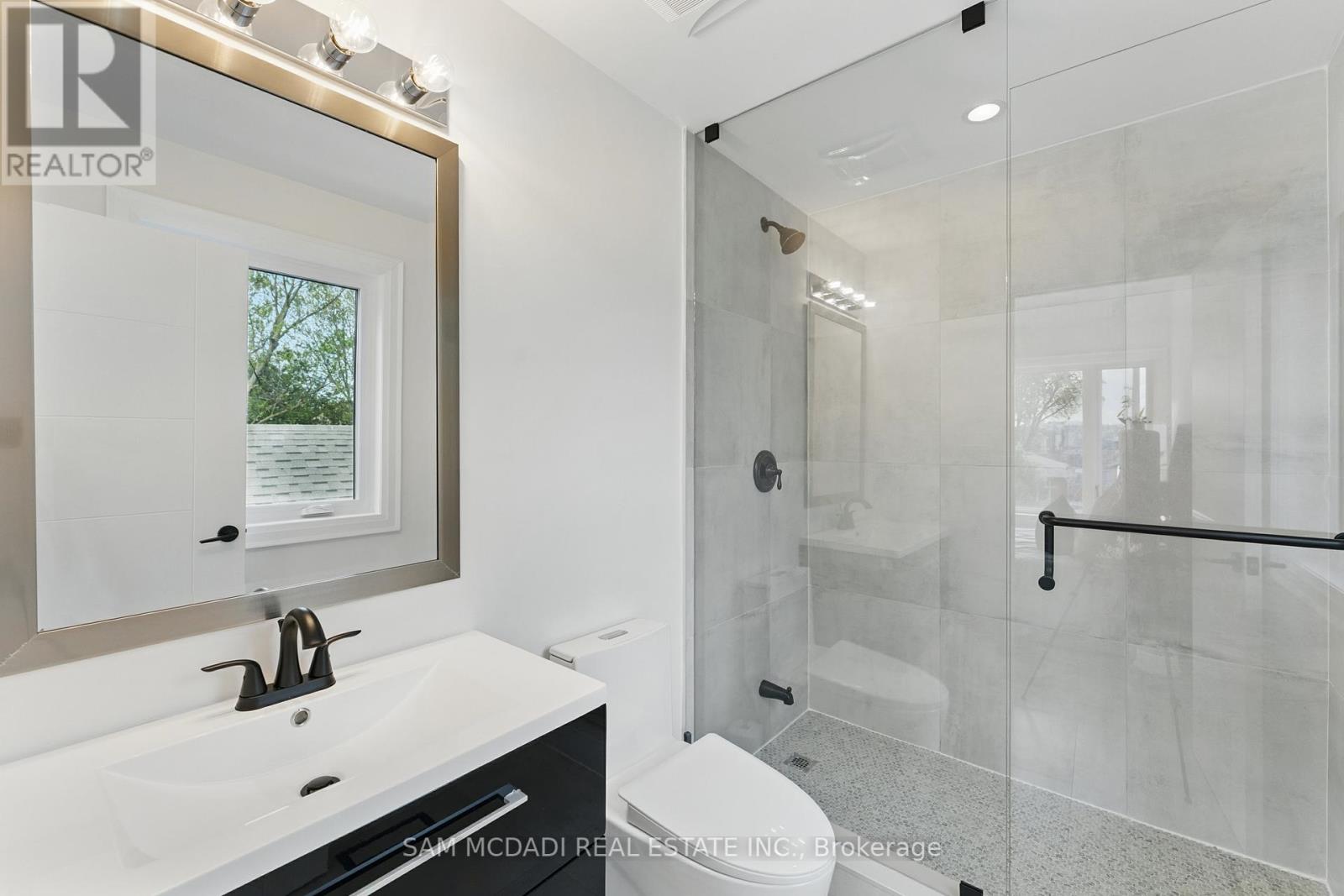 1037 Meredith Avenue, Mississauga (Lakeview), Ontario  L5E 2C6 - Photo 30 - W12191005