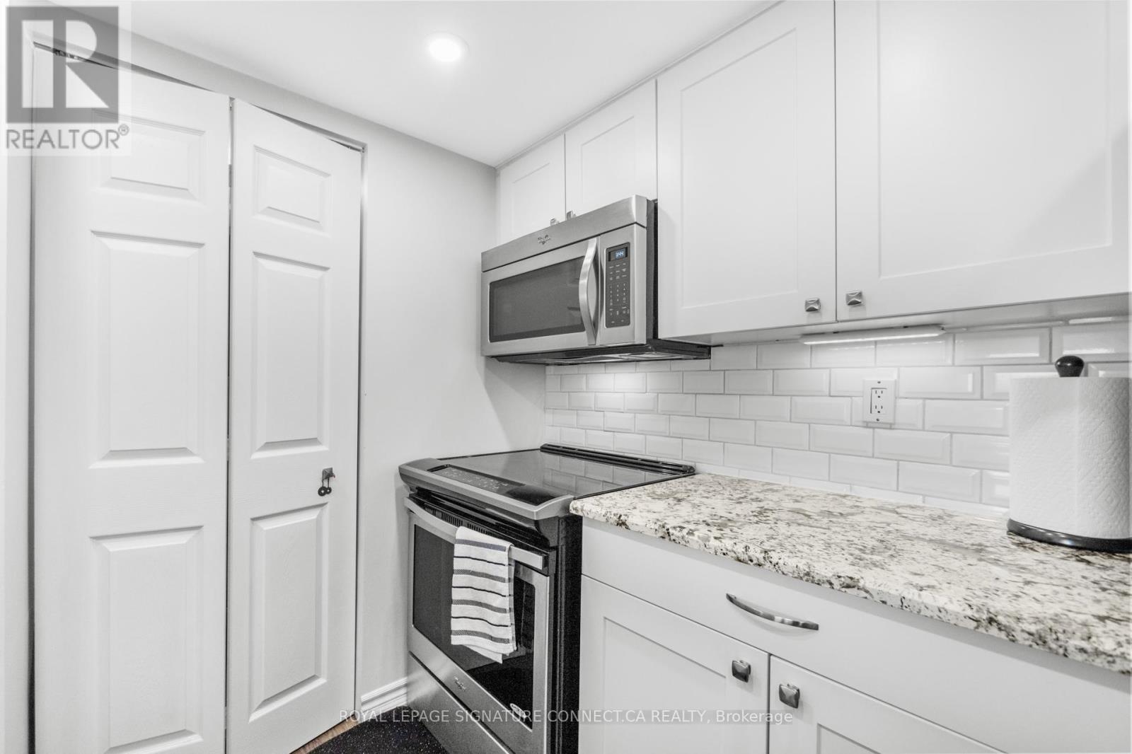 1204 - 75 King Street E, Mississauga (Cooksville), Ontario  L5A 4G5 - Photo 10 - W12216167