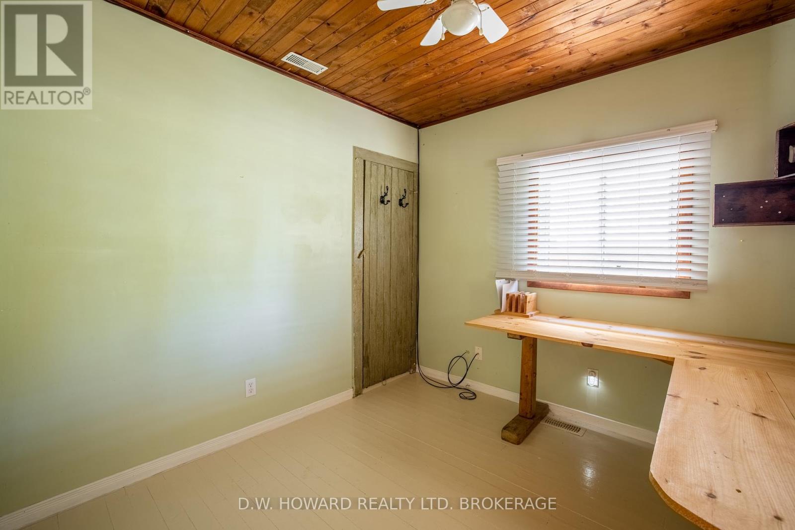 3816 Crystal Beach Drive, Fort Erie (Crystal Beach), Ontario  L0S 1B0 - Photo 10 - X12216147