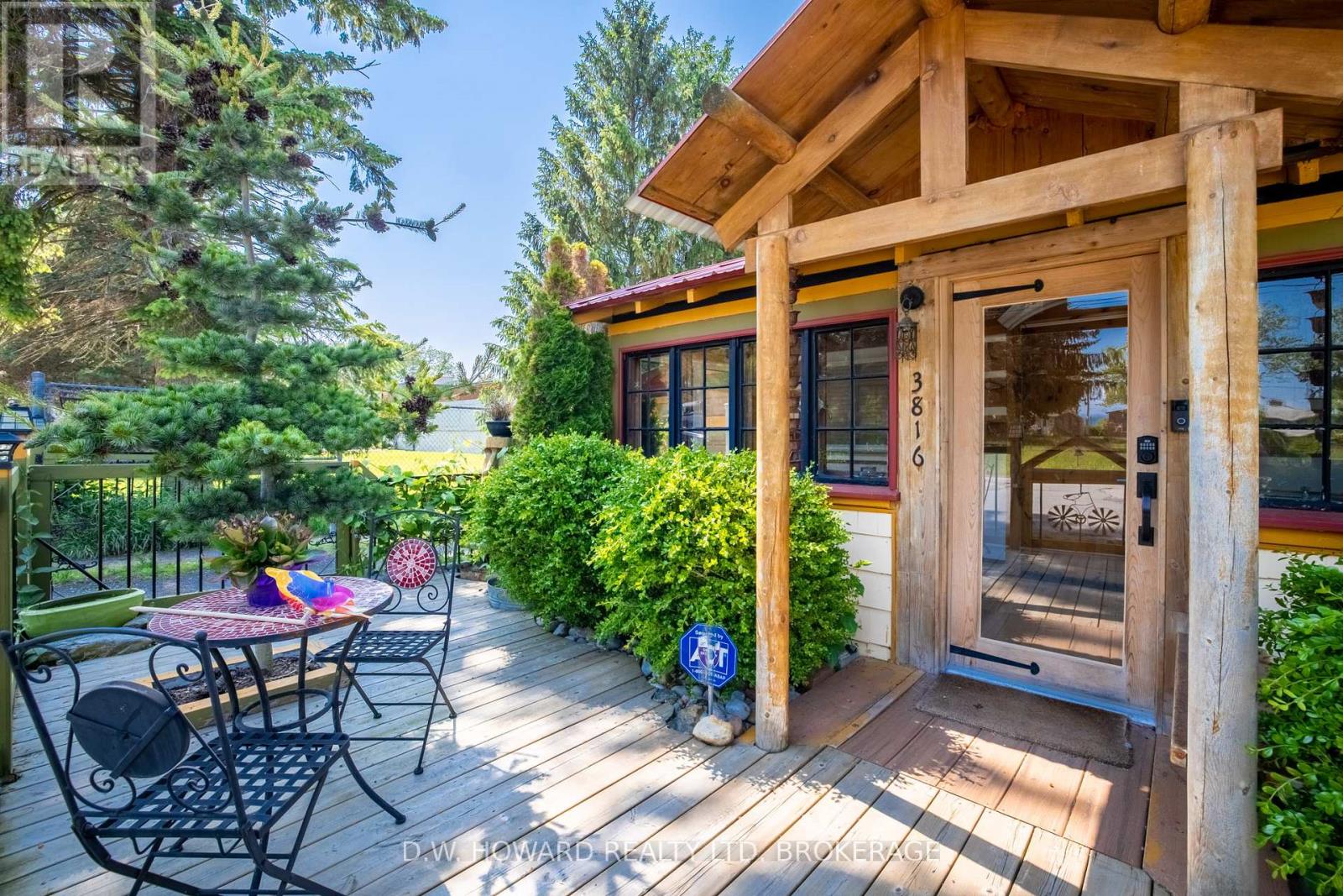 3816 Crystal Beach Drive, Fort Erie (Crystal Beach), Ontario  L0S 1B0 - Photo 5 - X12216147