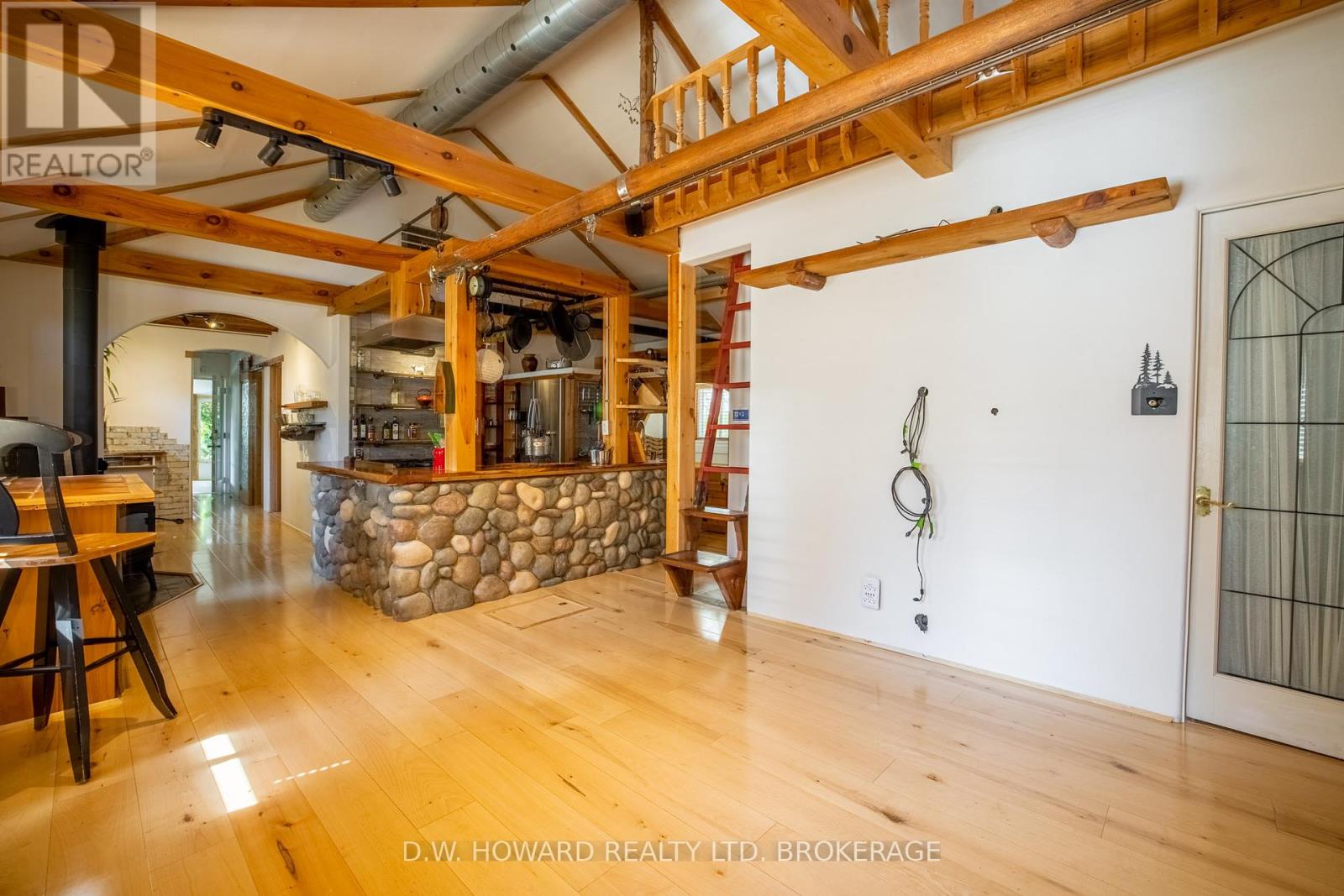 3816 Crystal Beach Drive, Fort Erie (Crystal Beach), Ontario  L0S 1B0 - Photo 7 - X12216147