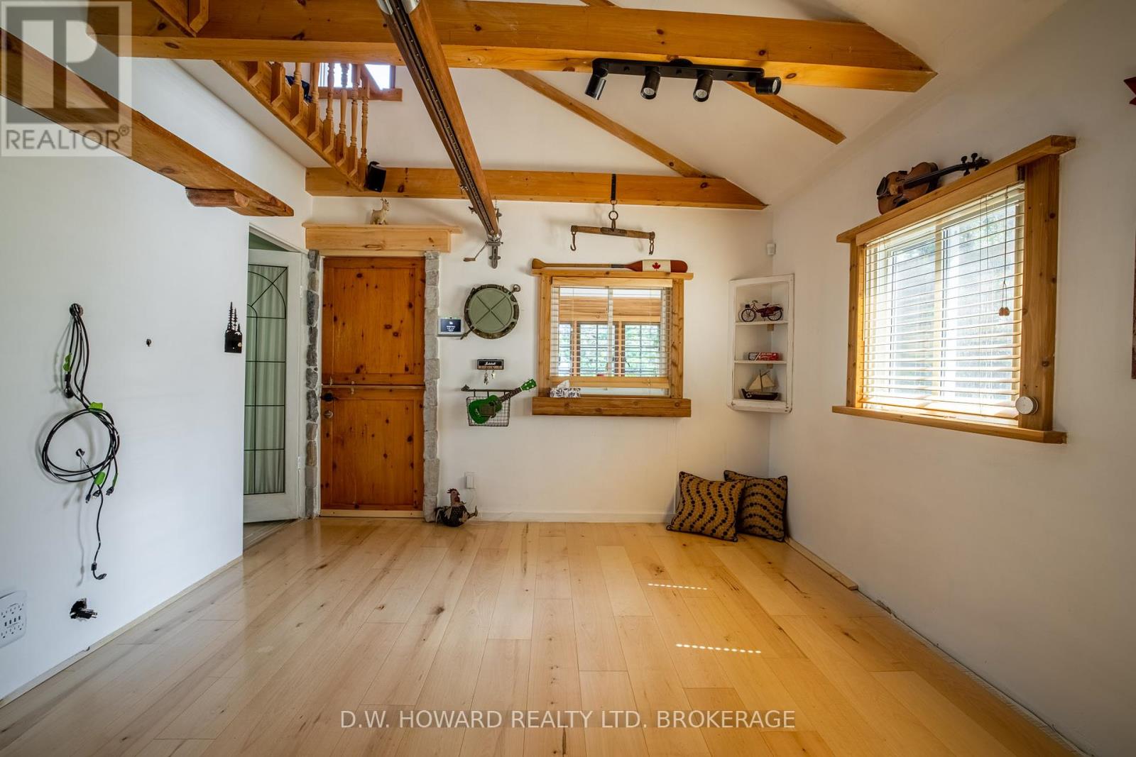 3816 Crystal Beach Drive, Fort Erie (Crystal Beach), Ontario  L0S 1B0 - Photo 9 - X12216147