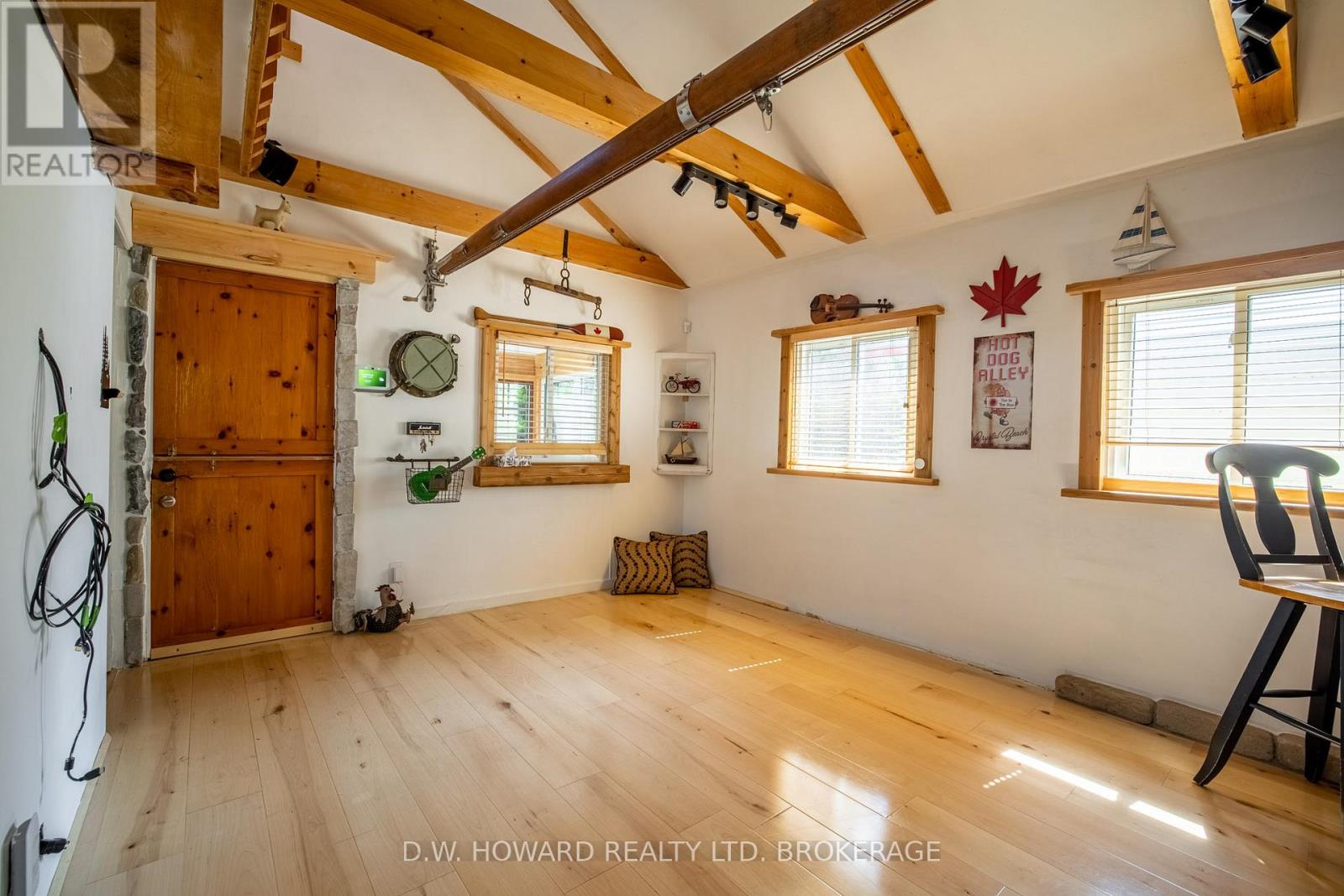 3816 Crystal Beach Drive, Fort Erie (Crystal Beach), Ontario  L0S 1B0 - Photo 8 - X12216147