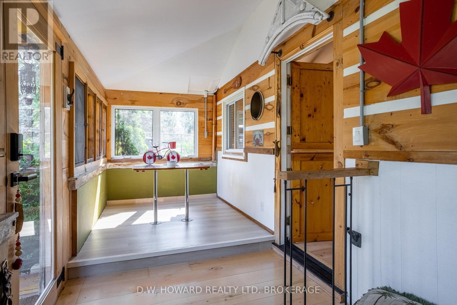 3816 Crystal Beach Drive, Fort Erie (Crystal Beach), Ontario  L0S 1B0 - Photo 6 - X12216147