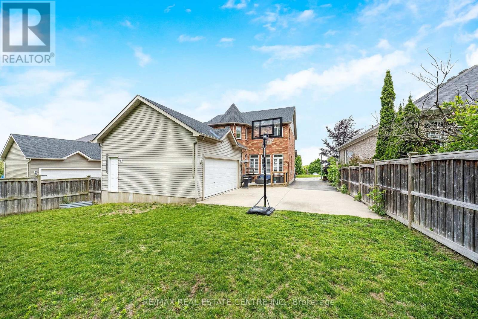 237 Ridge Top Crescent, Guelph/eramosa, Ontario  N0B 2K0 - Photo 37 - X12216145