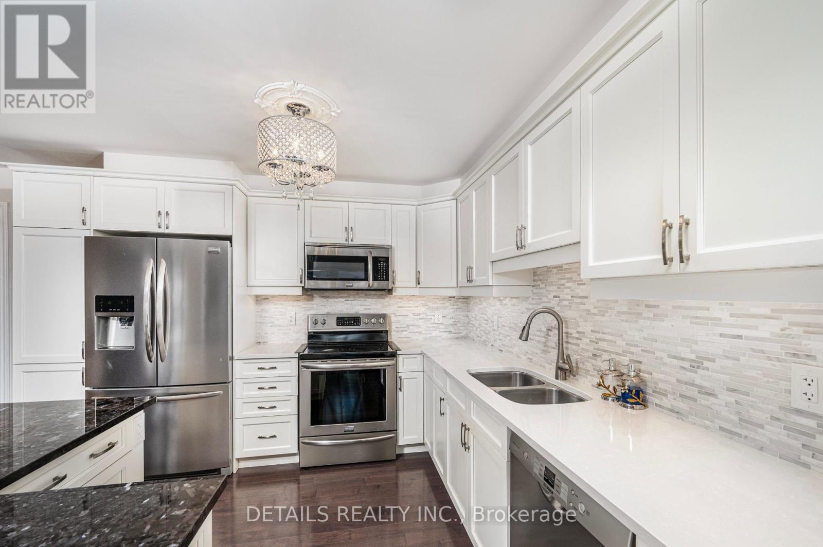 434 White Arctic Avenue, Ottawa, Ontario  K2J 5Y9 - Photo 10 - X12216146