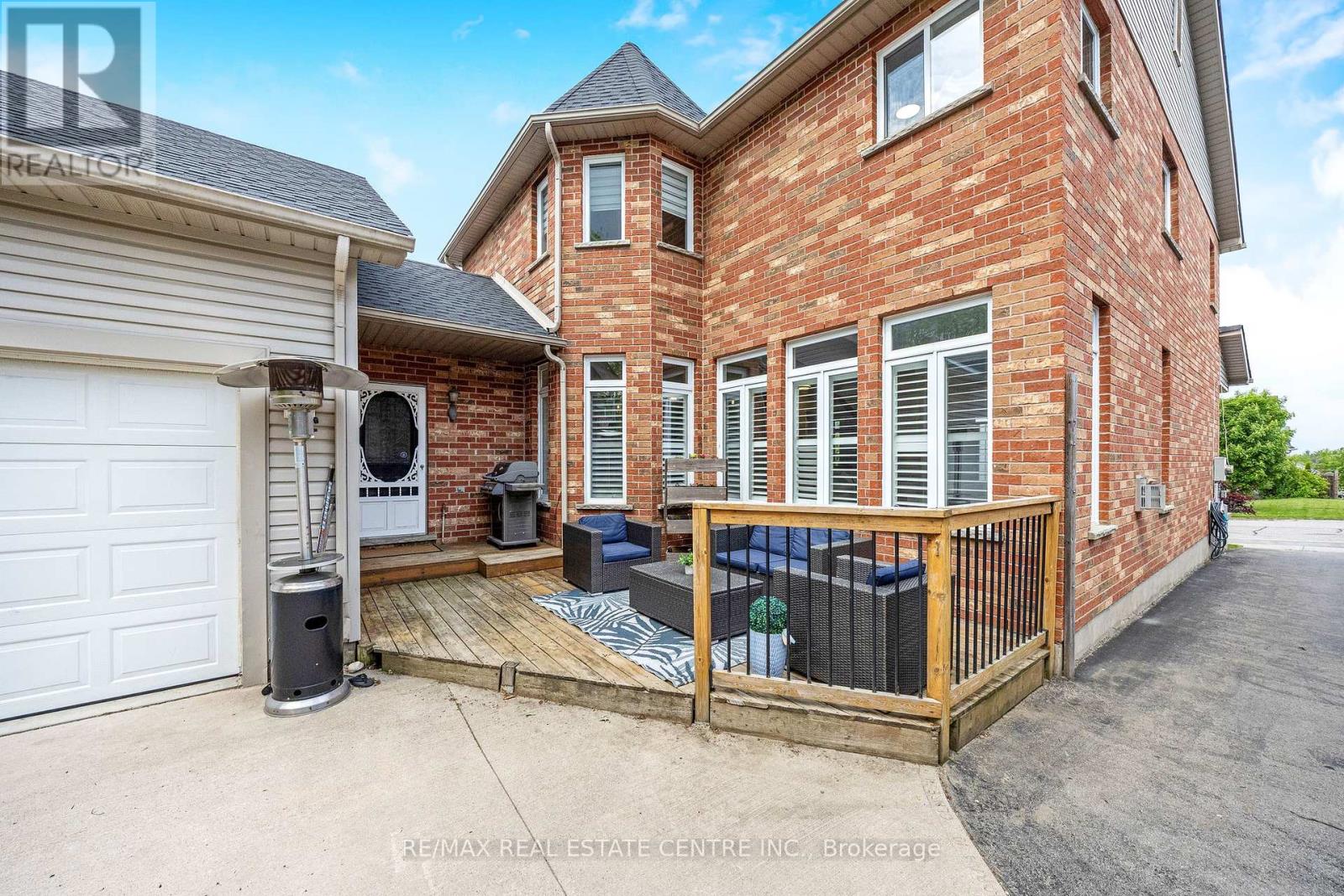 237 Ridge Top Crescent, Guelph/eramosa, Ontario  N0B 2K0 - Photo 34 - X12216145