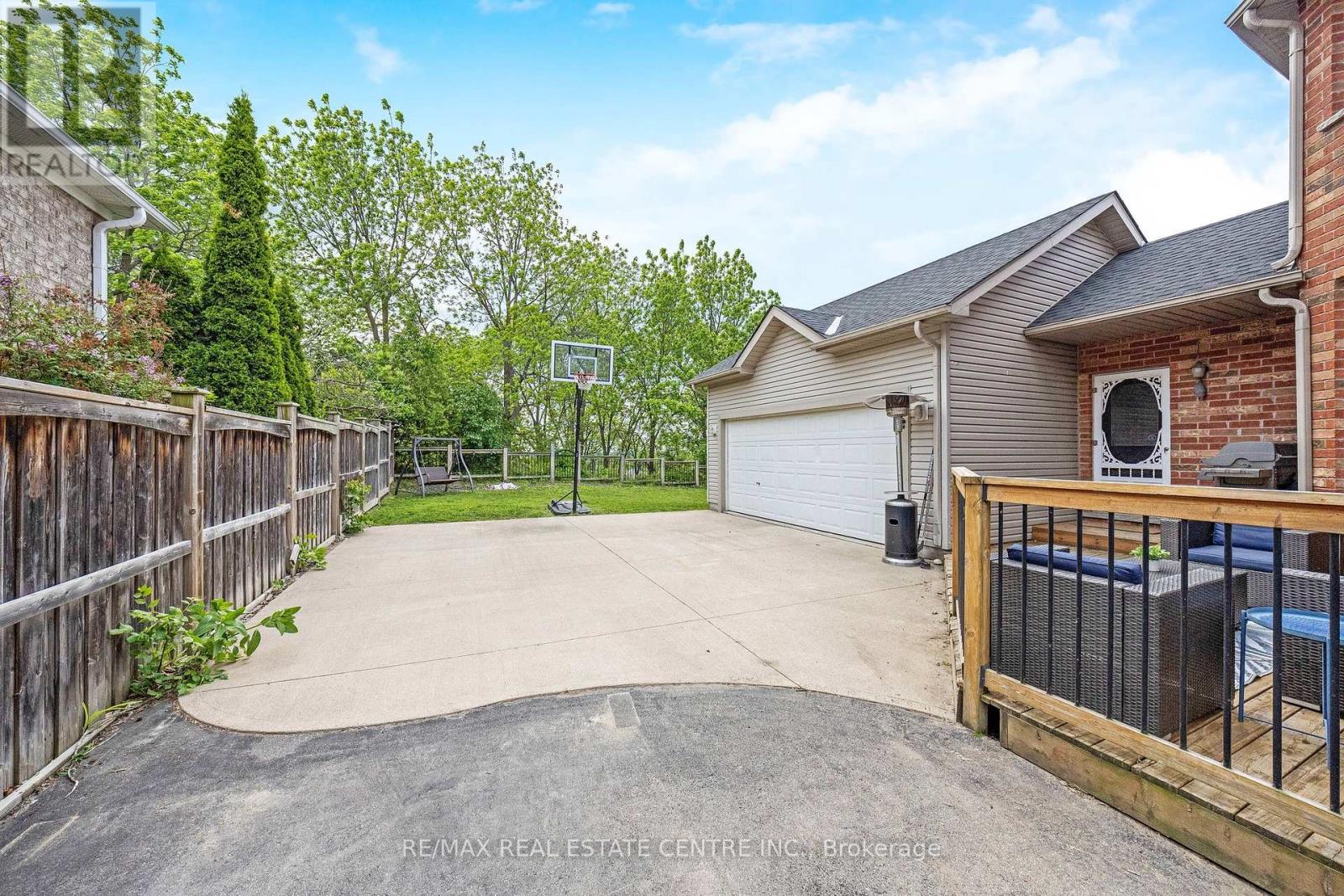 237 Ridge Top Crescent, Guelph/eramosa, Ontario  N0B 2K0 - Photo 36 - X12216145