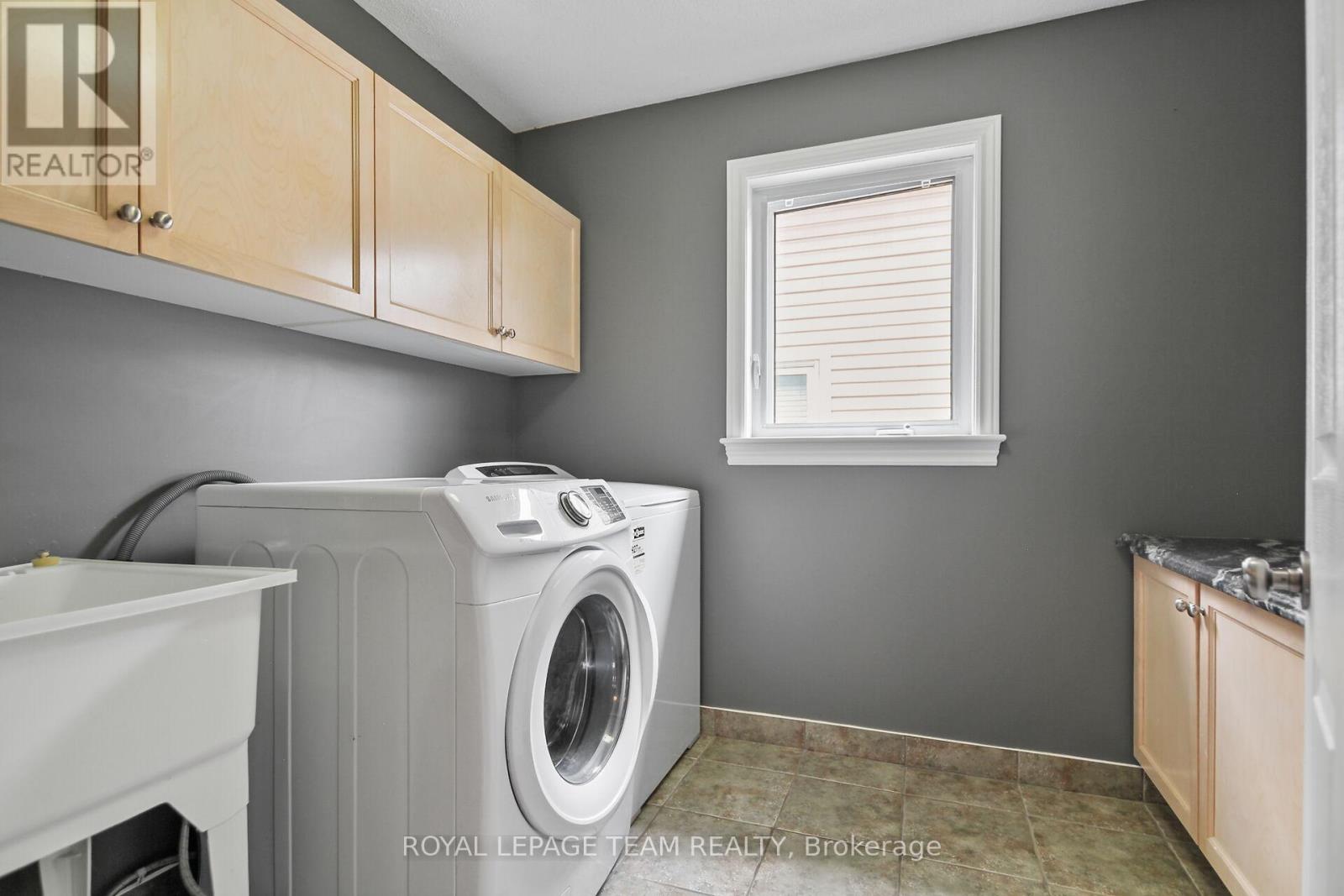 124 Versilia Drive, Ottawa, Ontario  K2G 7E2 - Photo 32 - X12216173