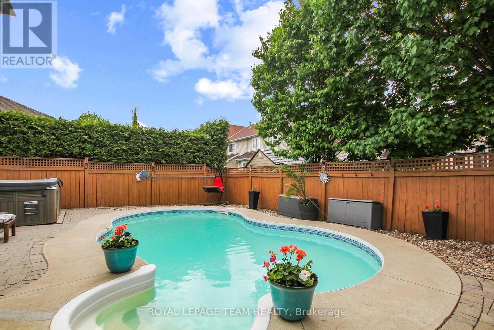 124 Versilia Drive, Ottawa, Ontario  K2G 7E2 - Photo 38 - X12216173