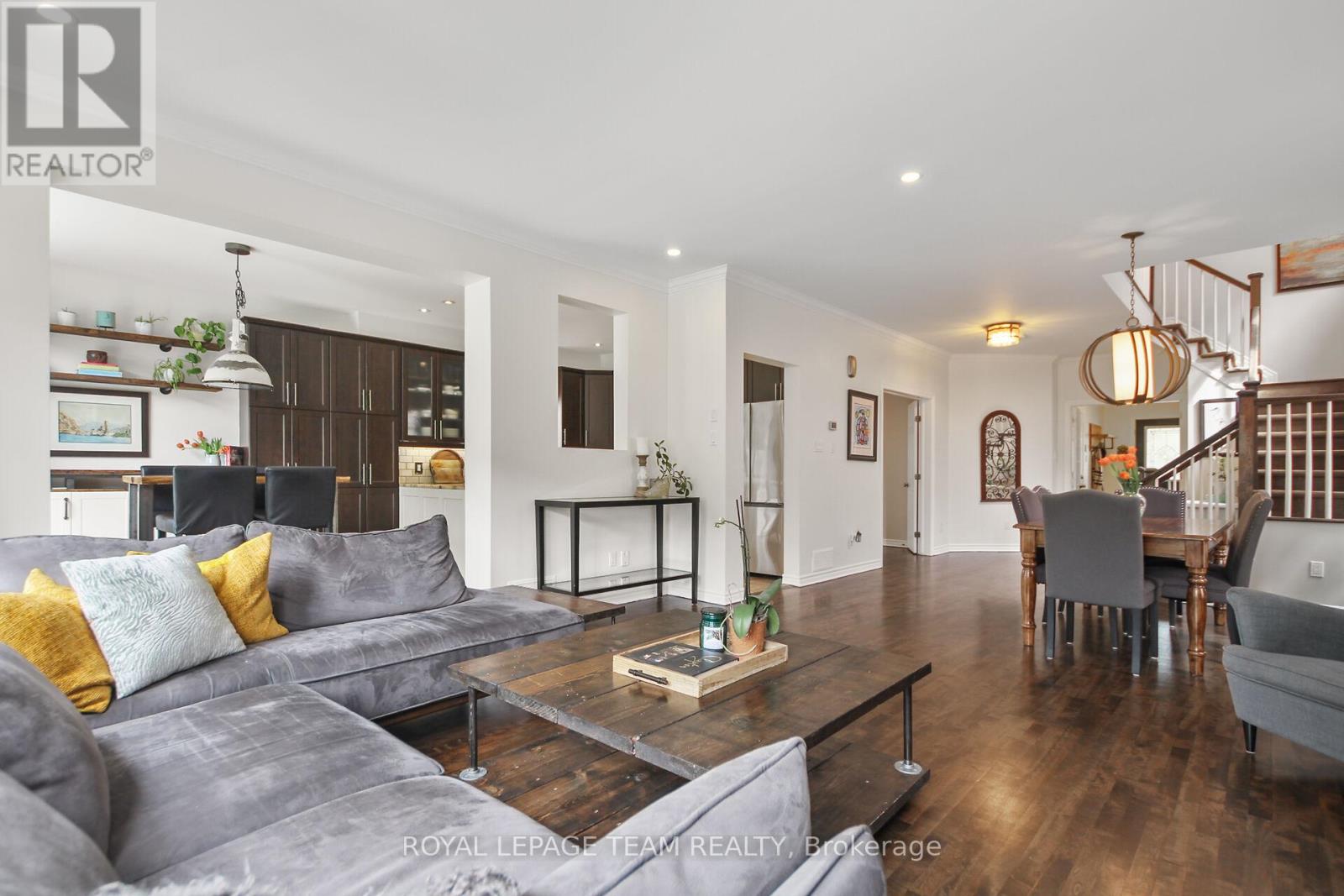124 Versilia Drive, Ottawa, Ontario  K2G 7E2 - Photo 8 - X12216173