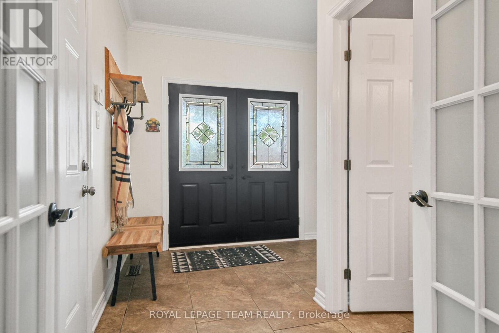 124 Versilia Drive, Ottawa, Ontario  K2G 7E2 - Photo 3 - X12216173
