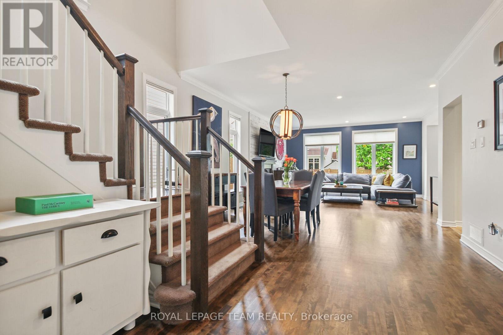 124 Versilia Drive, Ottawa, Ontario  K2G 7E2 - Photo 5 - X12216173