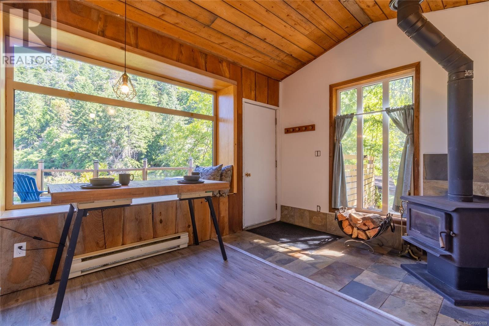 Property at 4898 Pirates Rd image 3