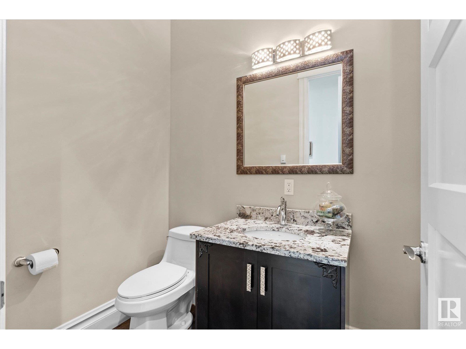 1018 Hollands Pt Nw, Edmonton, Alberta  T6R 3T1 - Photo 31 - E4424631