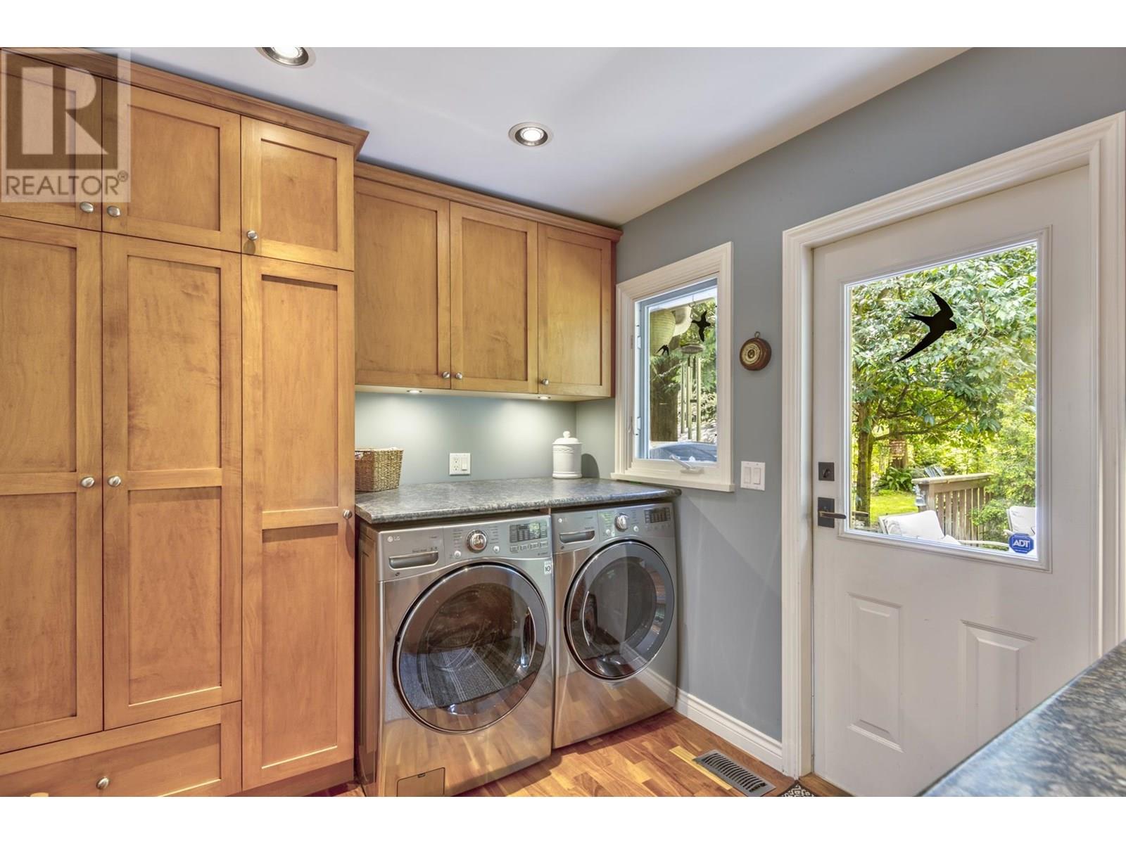 2956 Spuraway Avenue, Coquitlam, British Columbia  V3C 2C8 - Photo 15 - R2994971