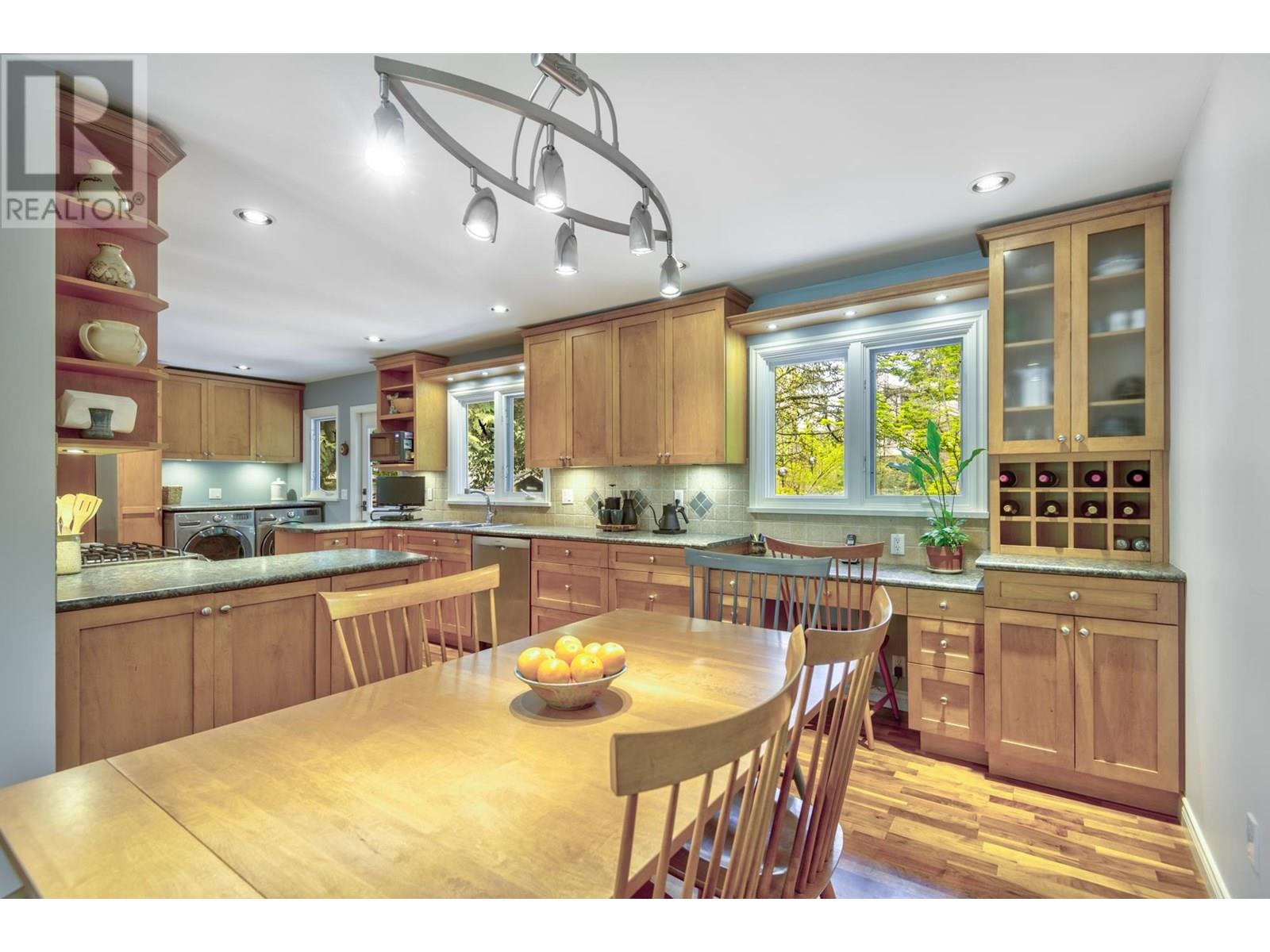 2956 Spuraway Avenue, Coquitlam, British Columbia  V3C 2C8 - Photo 10 - R2994971