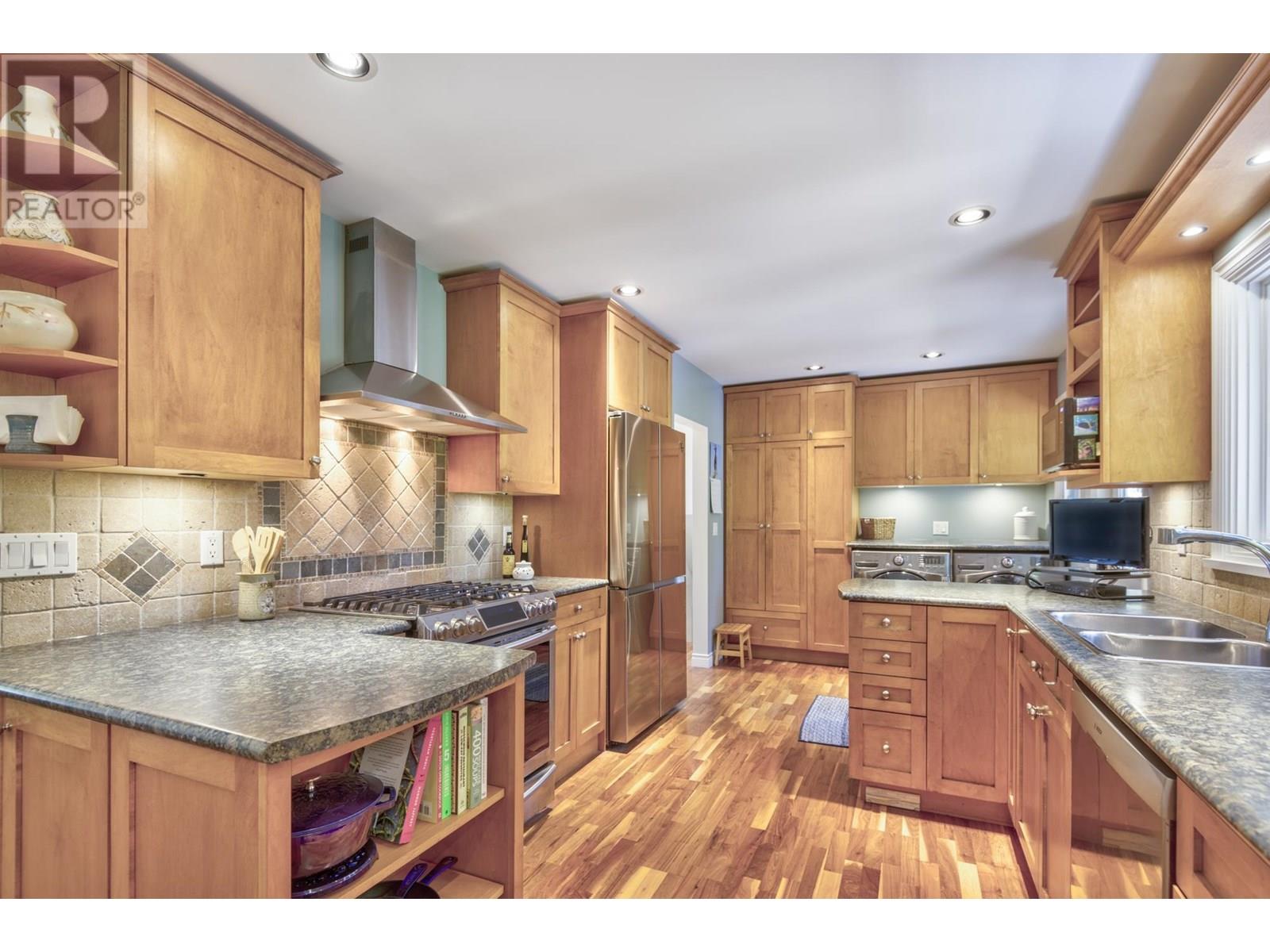 2956 Spuraway Avenue, Coquitlam, British Columbia  V3C 2C8 - Photo 12 - R2994971