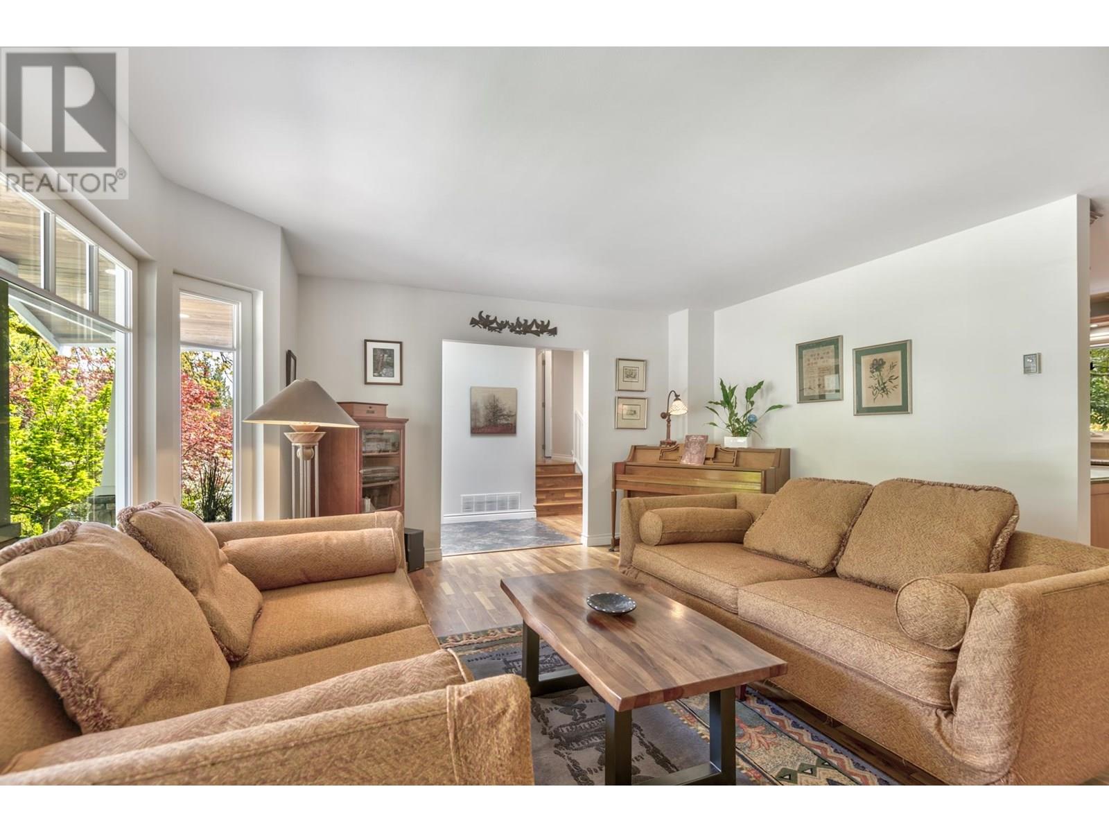2956 Spuraway Avenue, Coquitlam, British Columbia  V3C 2C8 - Photo 7 - R2994971
