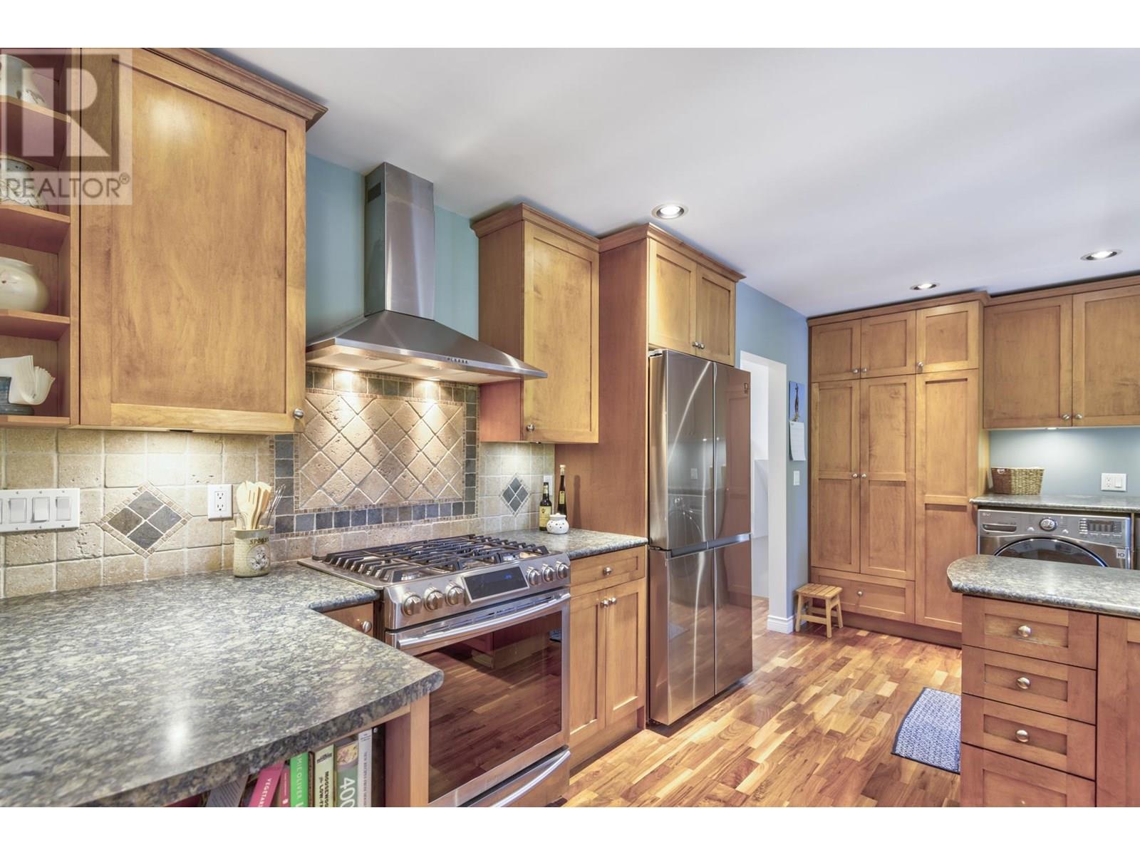 2956 Spuraway Avenue, Coquitlam, British Columbia  V3C 2C8 - Photo 14 - R2994971