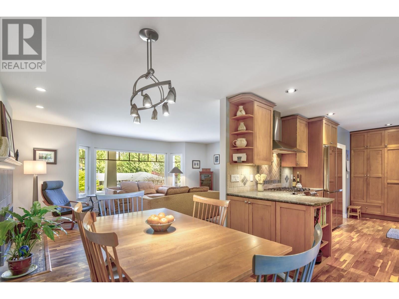 2956 Spuraway Avenue, Coquitlam, British Columbia  V3C 2C8 - Photo 9 - R2994971