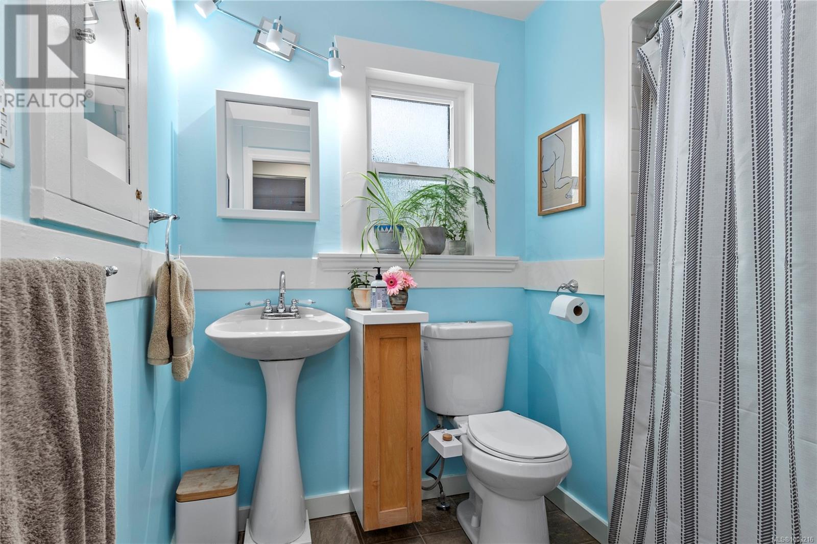 595 11th St, Courtenay, British Columbia  V9N 1S7 - Photo 5 - 1003216