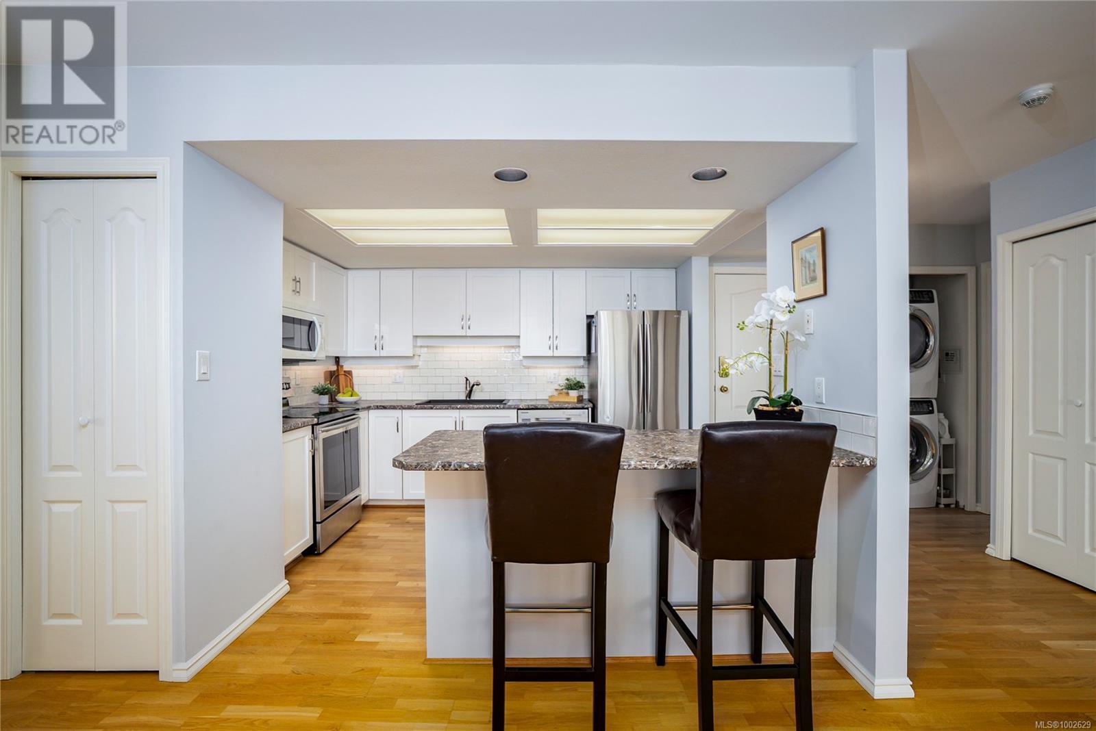 305 158 Promenade Dr, Nanaimo, British Columbia  V9R 6M7 - Photo 10 - 1002629